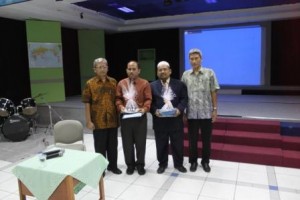 Bersama Pengurus yayasan Sekolah Dian Didaktika