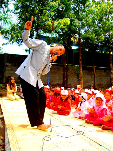 dongeng outdoor kak bimo