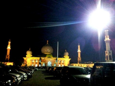 ilustrasi : Masjid pekanbaru ilustrasi : Masjid pekanbaru